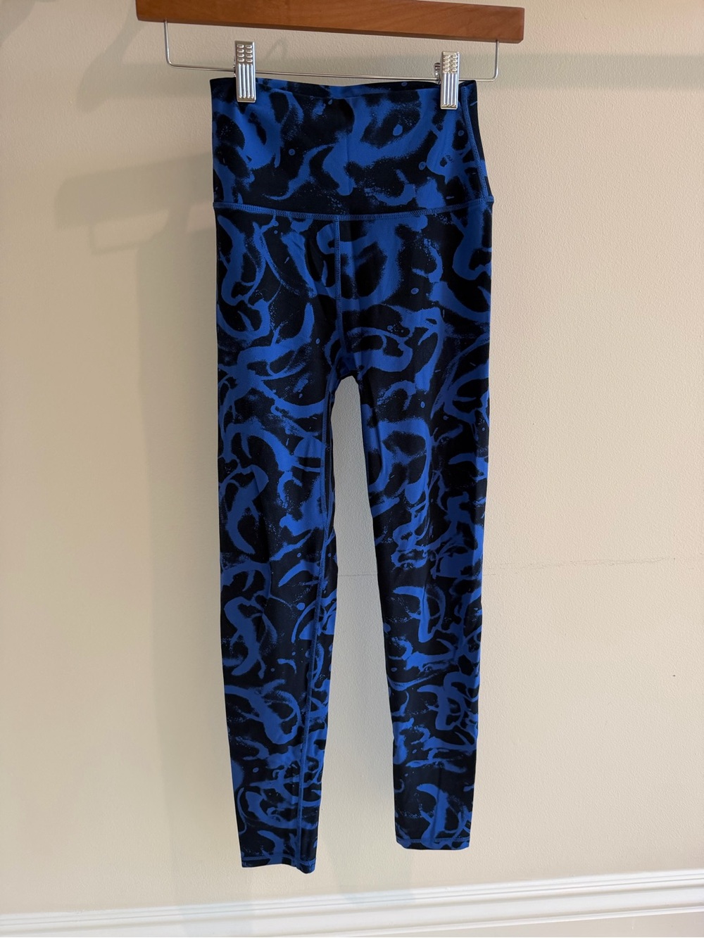 High-Waist Blue & Black Printed Leggings